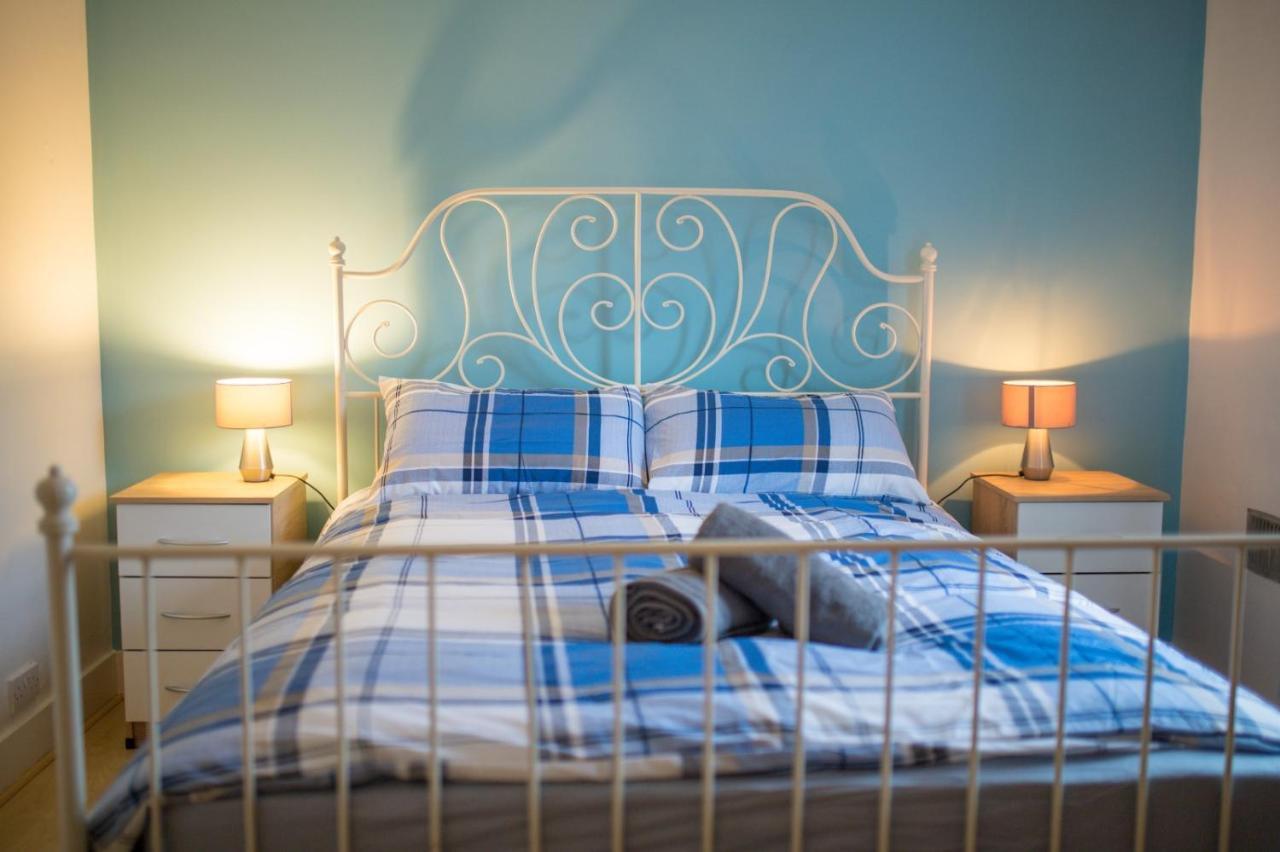 Exclusive Offers L Last-Minute Specials L Parking Free L Double Bed House L Uk L Gaming Room L Komfy 3 Bedroom Cottage With Riverview L Perfect For Short Or Long Stays Рединг Екстериор снимка