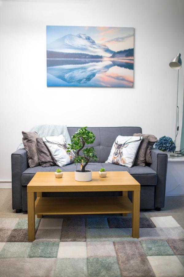 Exclusive Offers L Last-Minute Specials L Parking Free L Double Bed House L Uk L Gaming Room L Komfy 3 Bedroom Cottage With Riverview L Perfect For Short Or Long Stays Рединг Екстериор снимка