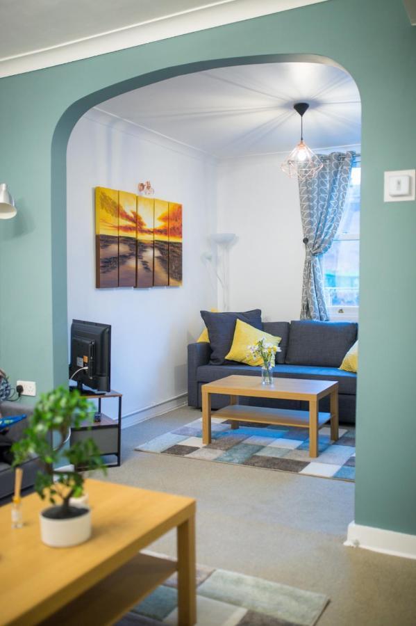 Exclusive Offers L Last-Minute Specials L Parking Free L Double Bed House L Uk L Gaming Room L Komfy 3 Bedroom Cottage With Riverview L Perfect For Short Or Long Stays Рединг Екстериор снимка